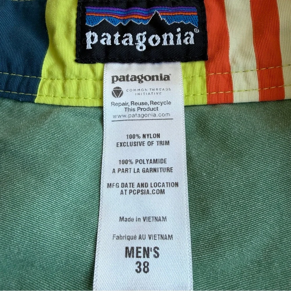 Patagonia Men's Sz 38 Multicolor Board Shorts Swimsuit Drawstring Zipper Pocket